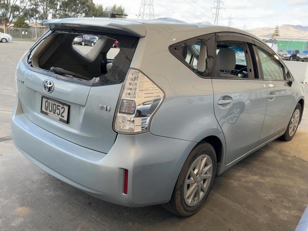 Photo '8' of Toyota Prius V Prius Alpha