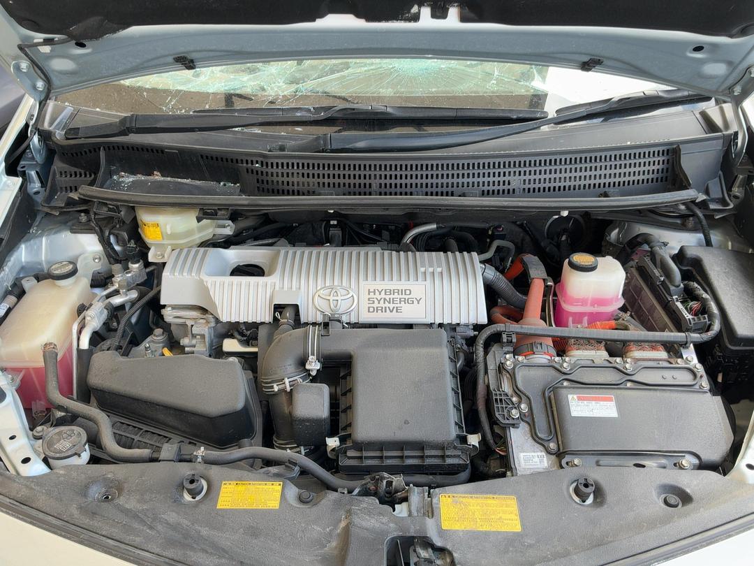 Photo '16' of Toyota Prius V Prius Alpha