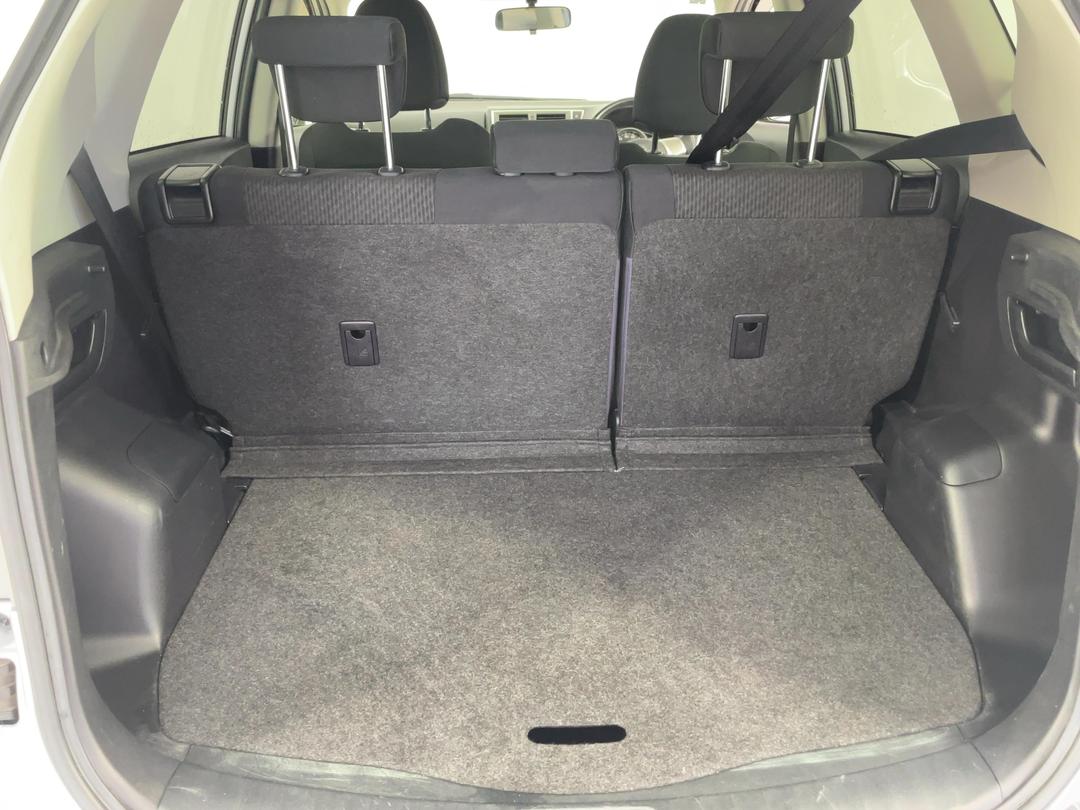 Photo '14' of Toyota Ractis