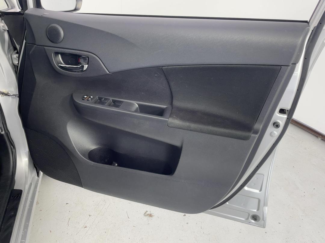Photo '15' of Toyota Ractis