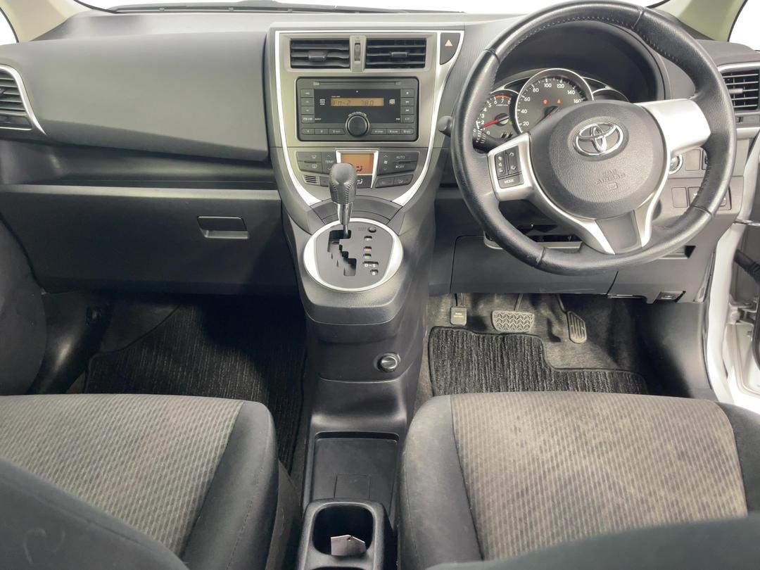 Photo '18' of Toyota Ractis