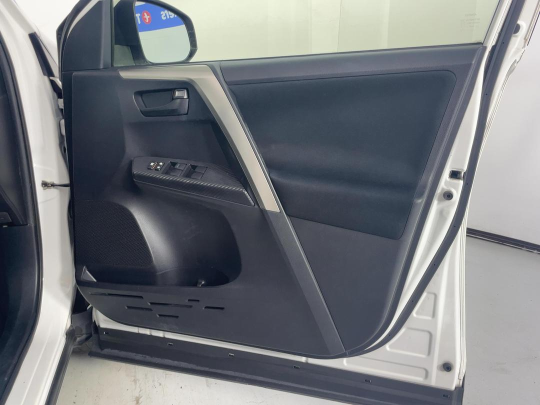Photo '15' of Toyota Rav4