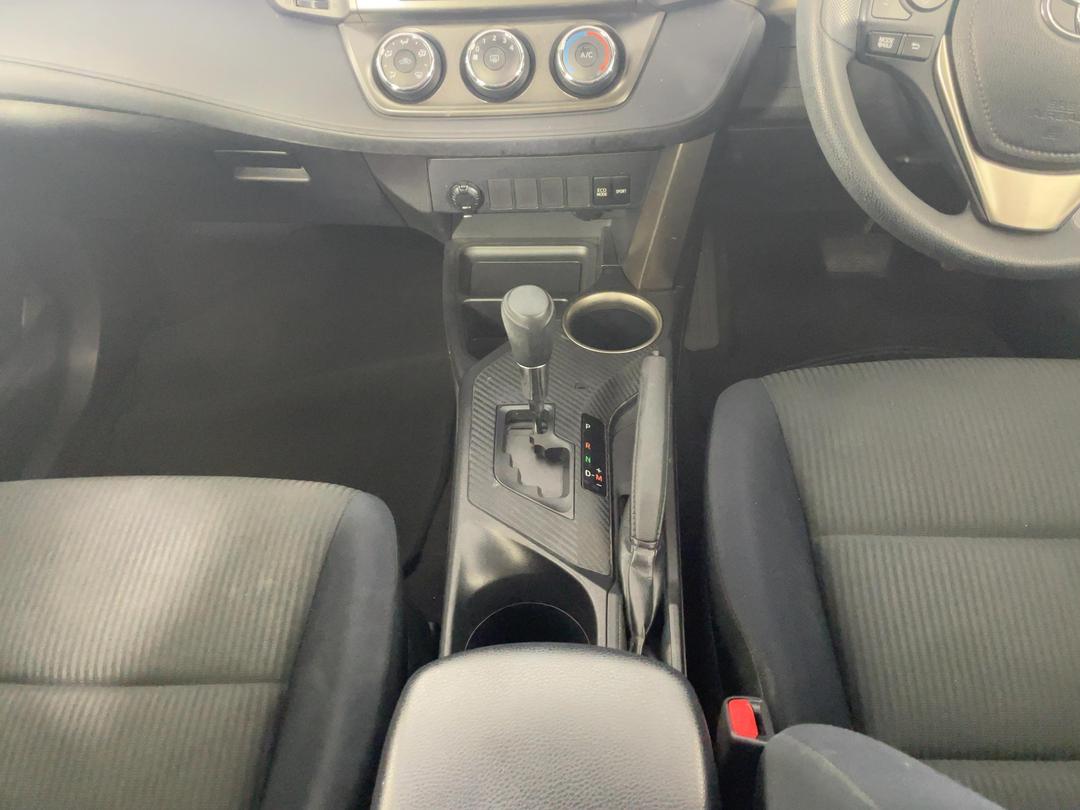 Photo '18' of Toyota Rav4