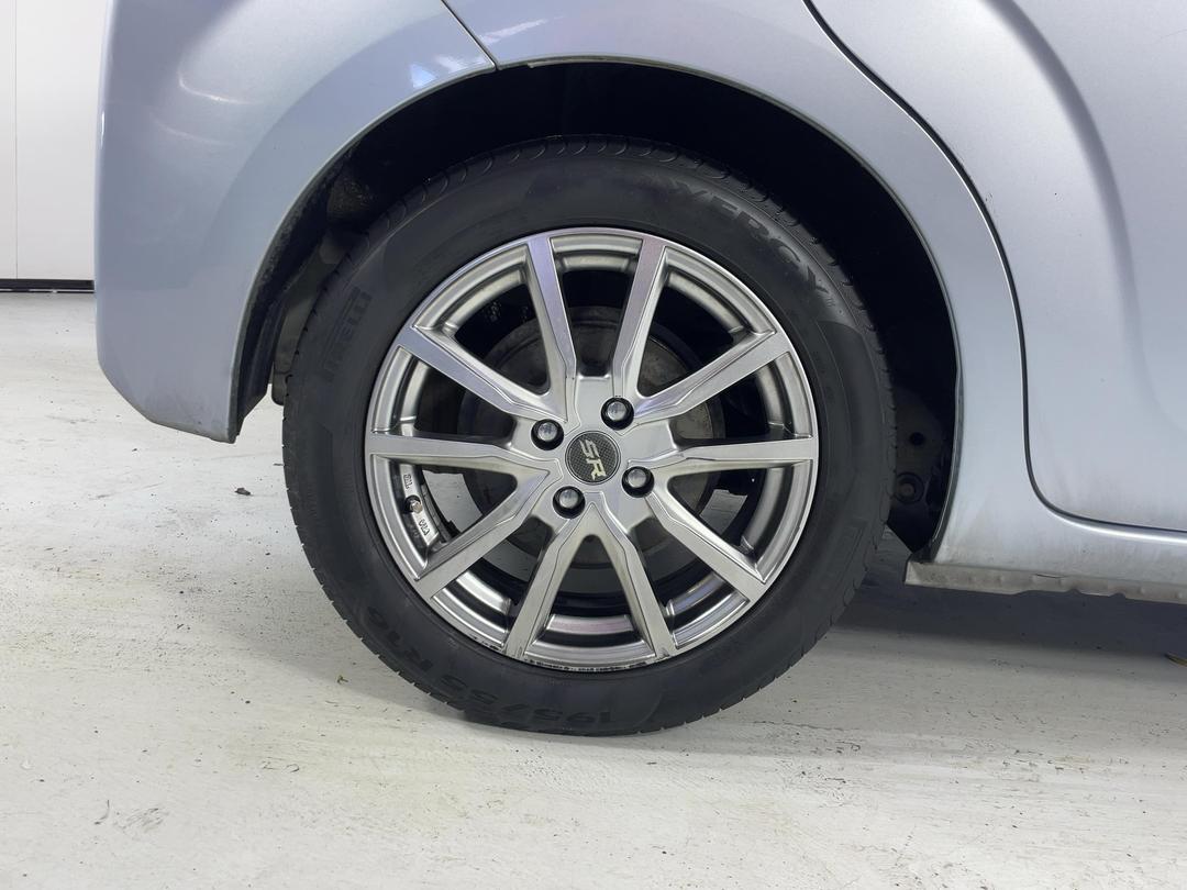 Photo '12' of Toyota Spade