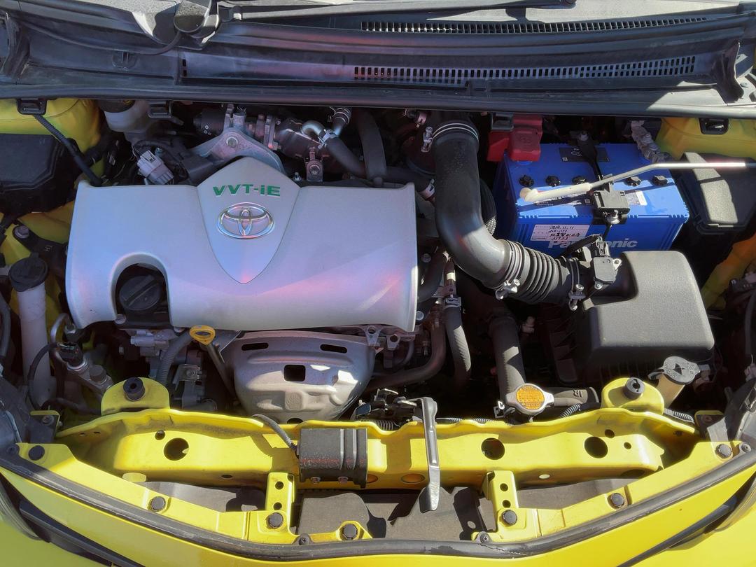 Photo '2' of Toyota Vitz Photo '2' of Toyota Vitz