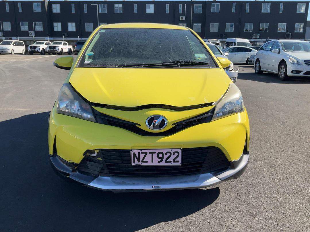Photo '3' of Toyota Vitz Photo '3' of Toyota Vitz