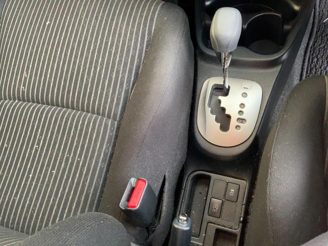 Photo '14' of Toyota Vitz