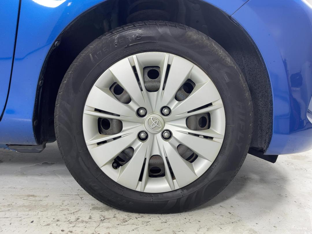 Photo '9' of Toyota Vitz