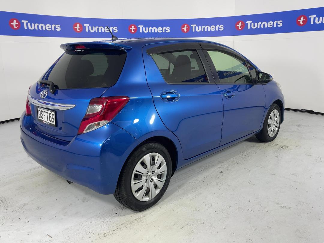 Photo '7' of Toyota Vitz