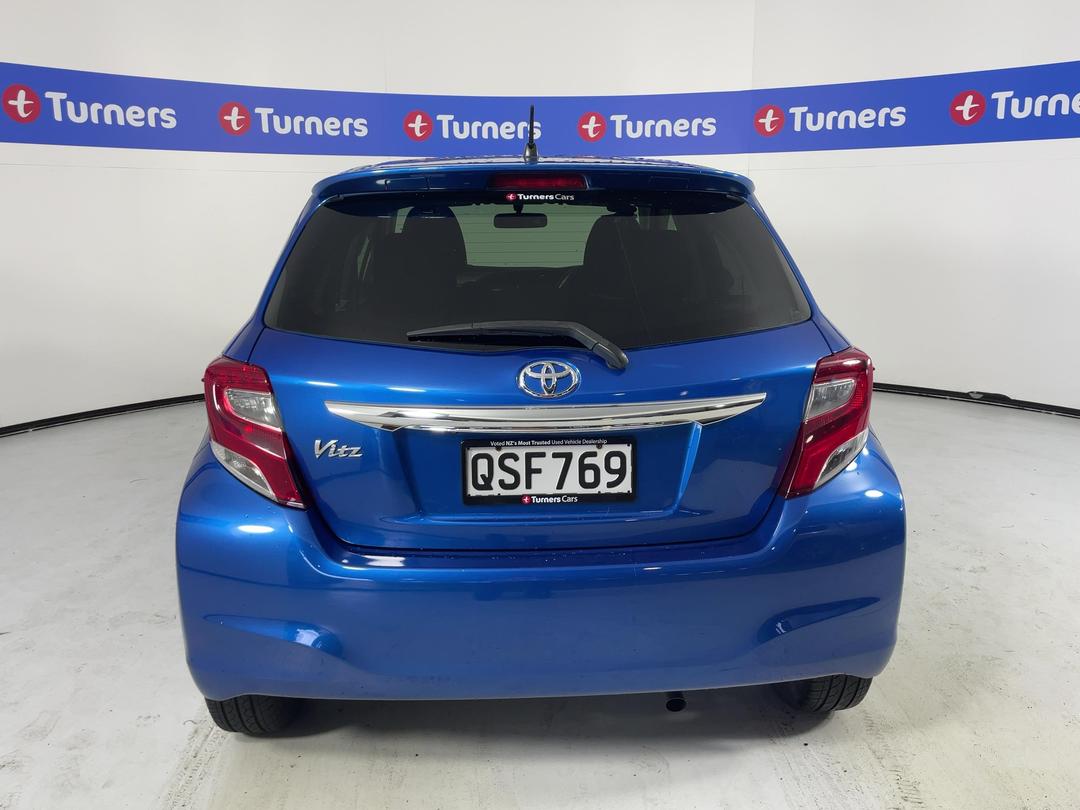 Photo '6' of Toyota Vitz