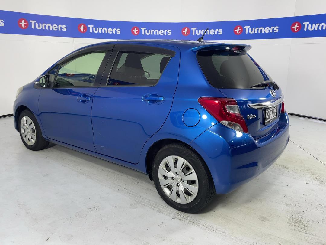 Photo '5' of Toyota Vitz
