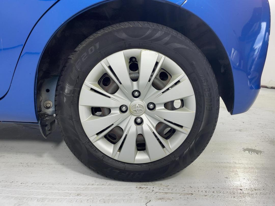 Photo '11' of Toyota Vitz