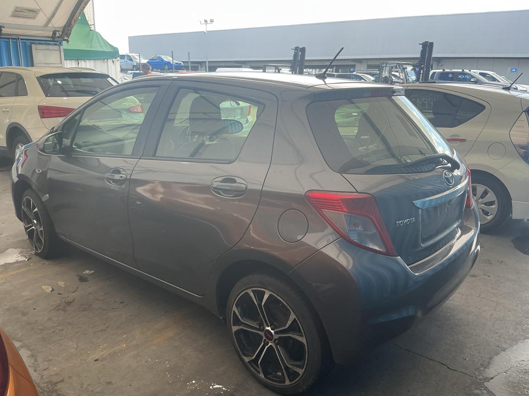 Photo '4' of Toyota Yaris