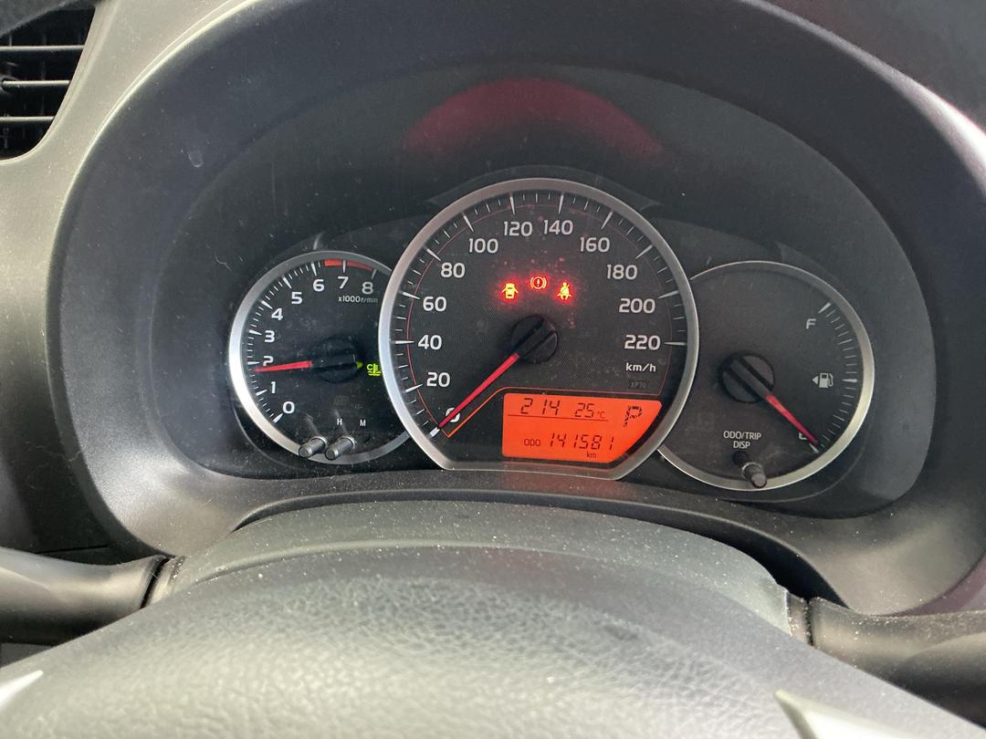 Photo '16' of Toyota Yaris