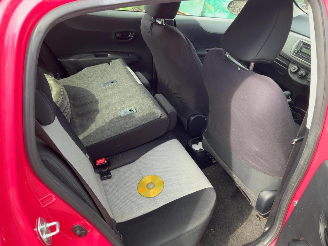 Photo '15' of Toyota Yaris YR