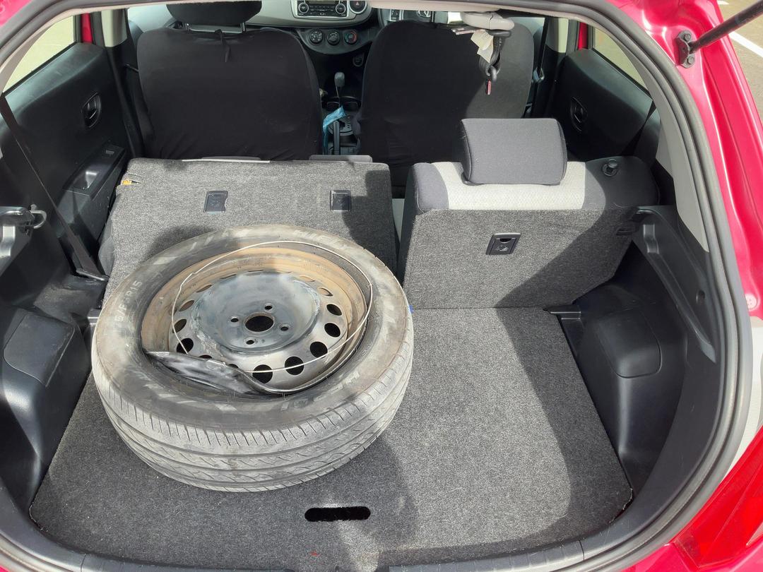 Photo '16' of Toyota Yaris YR