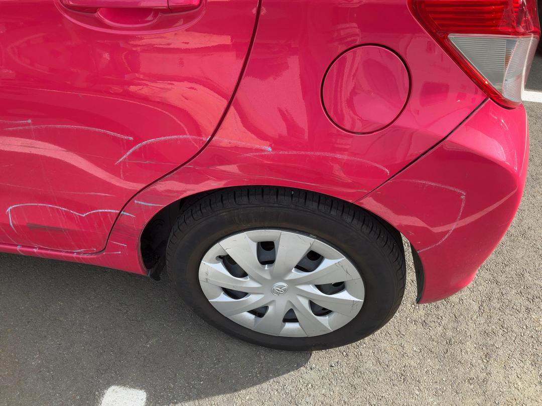 Photo '8' of Toyota Yaris YR