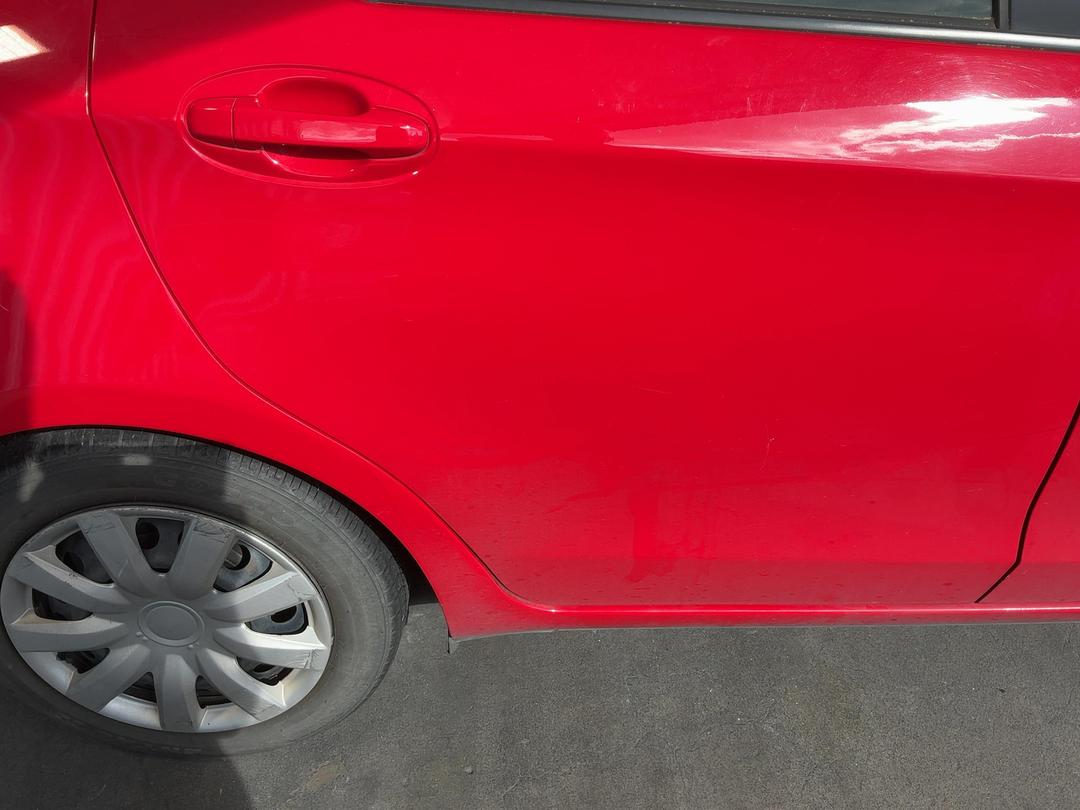 Photo '15' of Toyota Yaris GX Photo '15' of Toyota Yaris GX