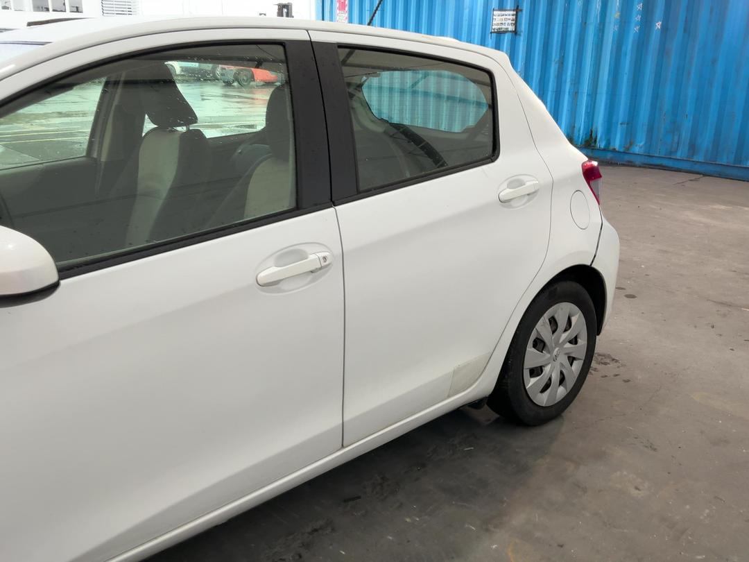 Photo '8' of Toyota Yaris YR Photo '8' of Toyota Yaris YR
