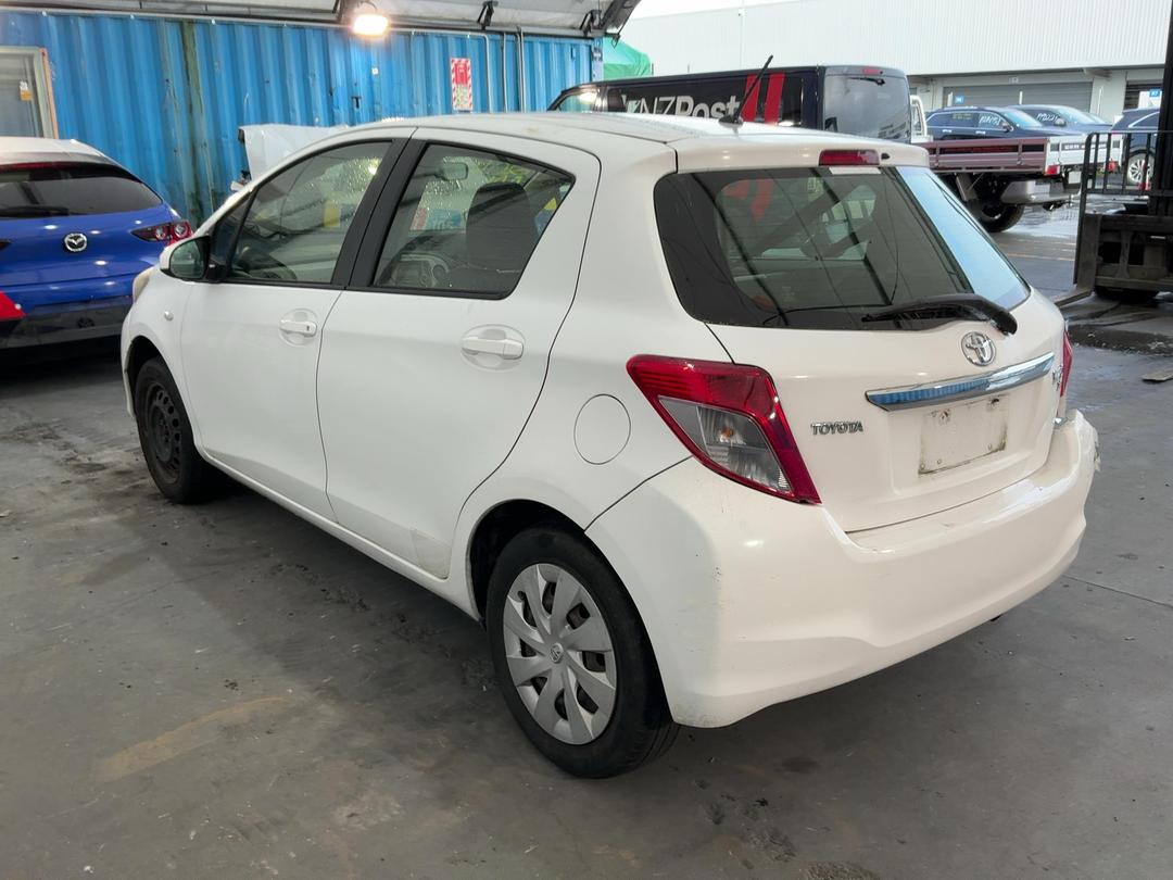 Photo '10' of Toyota Yaris YR Photo '10' of Toyota Yaris YR