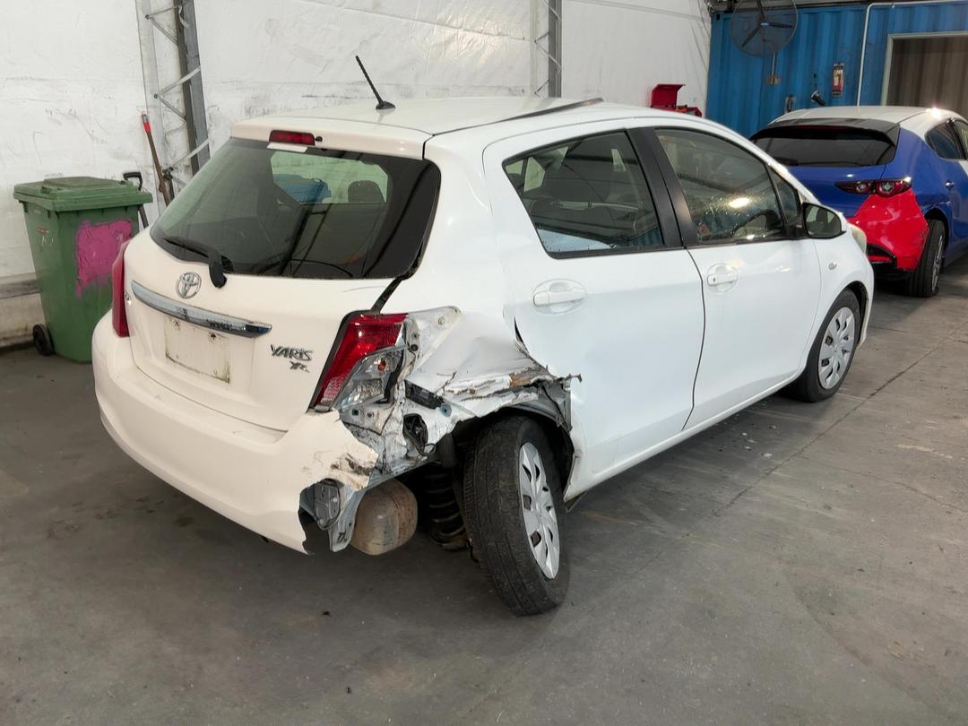 Photo '14' of Toyota Yaris YR Photo '14' of Toyota Yaris YR
