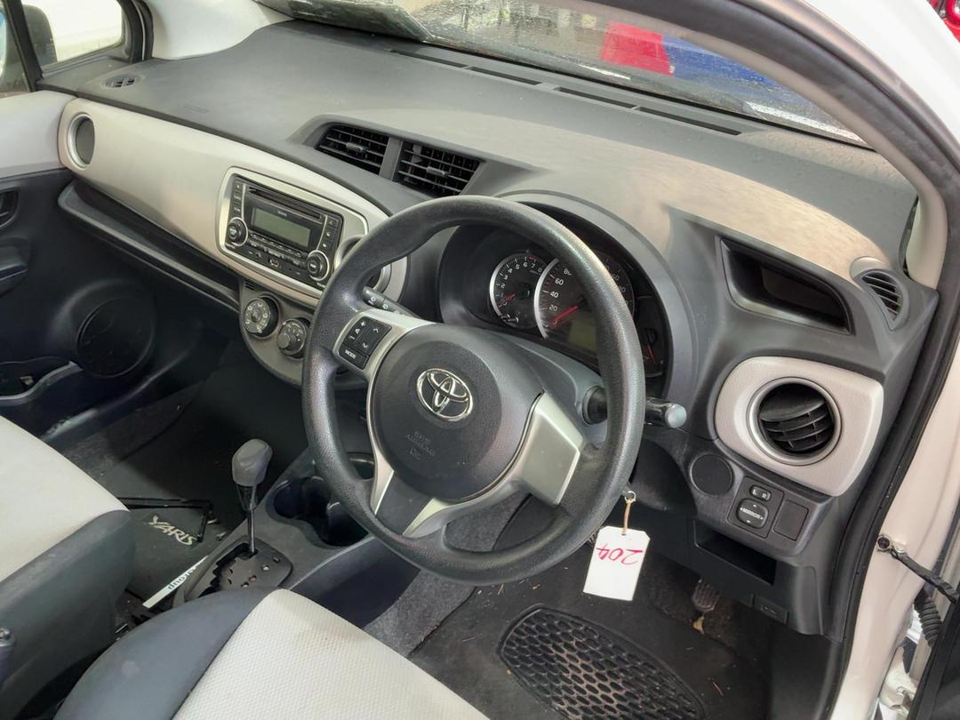 Photo '18' of Toyota Yaris YR Photo '18' of Toyota Yaris YR