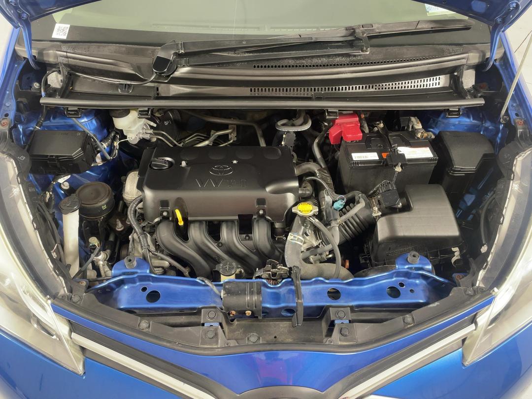 Photo '13' of Toyota Yaris