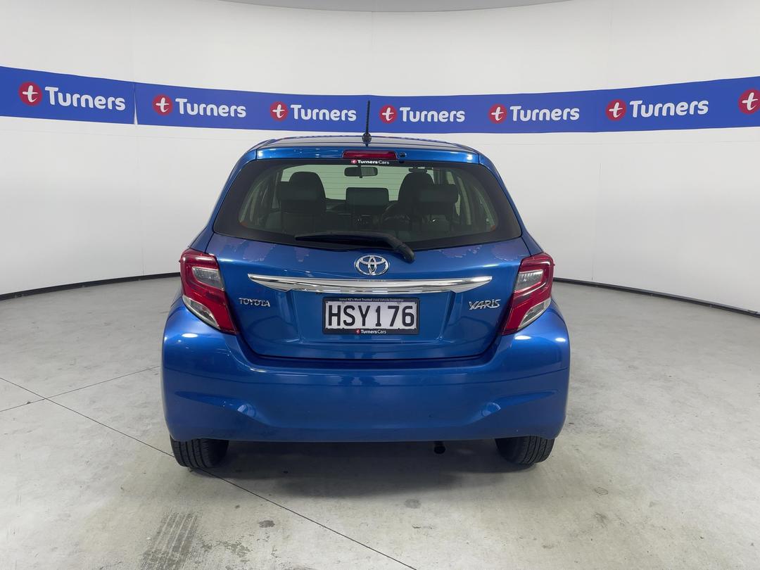 Photo '6' of Toyota Yaris