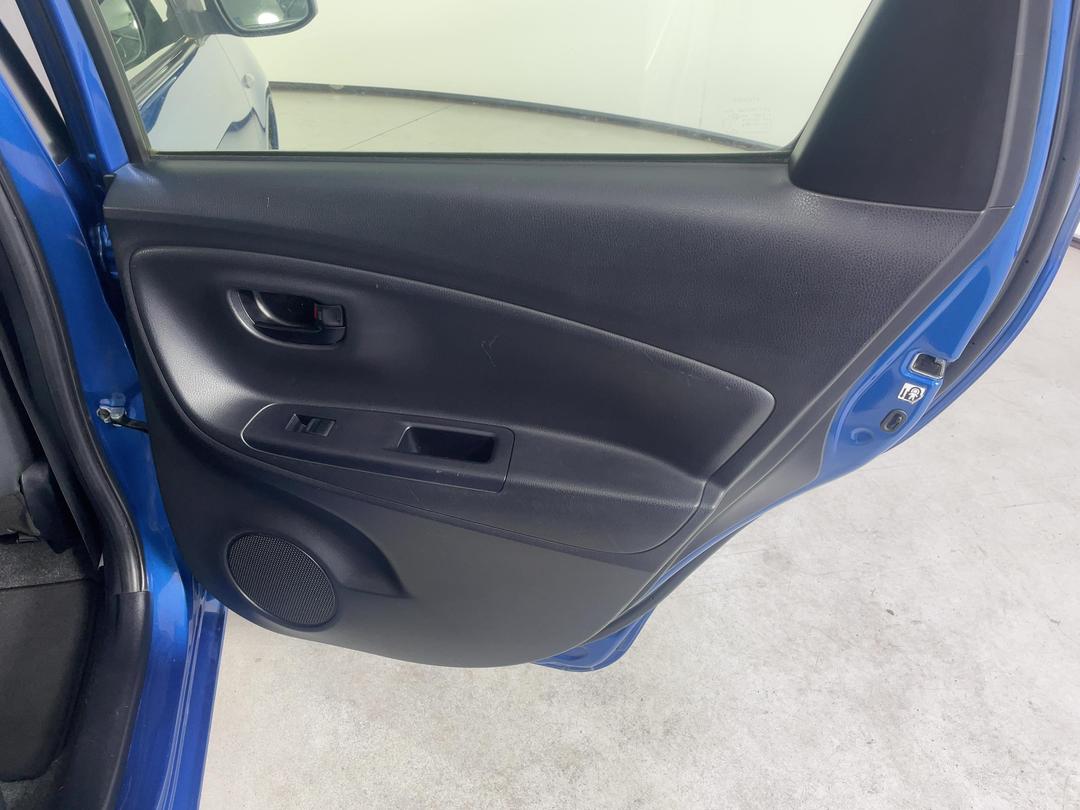 Photo '19' of Toyota Yaris
