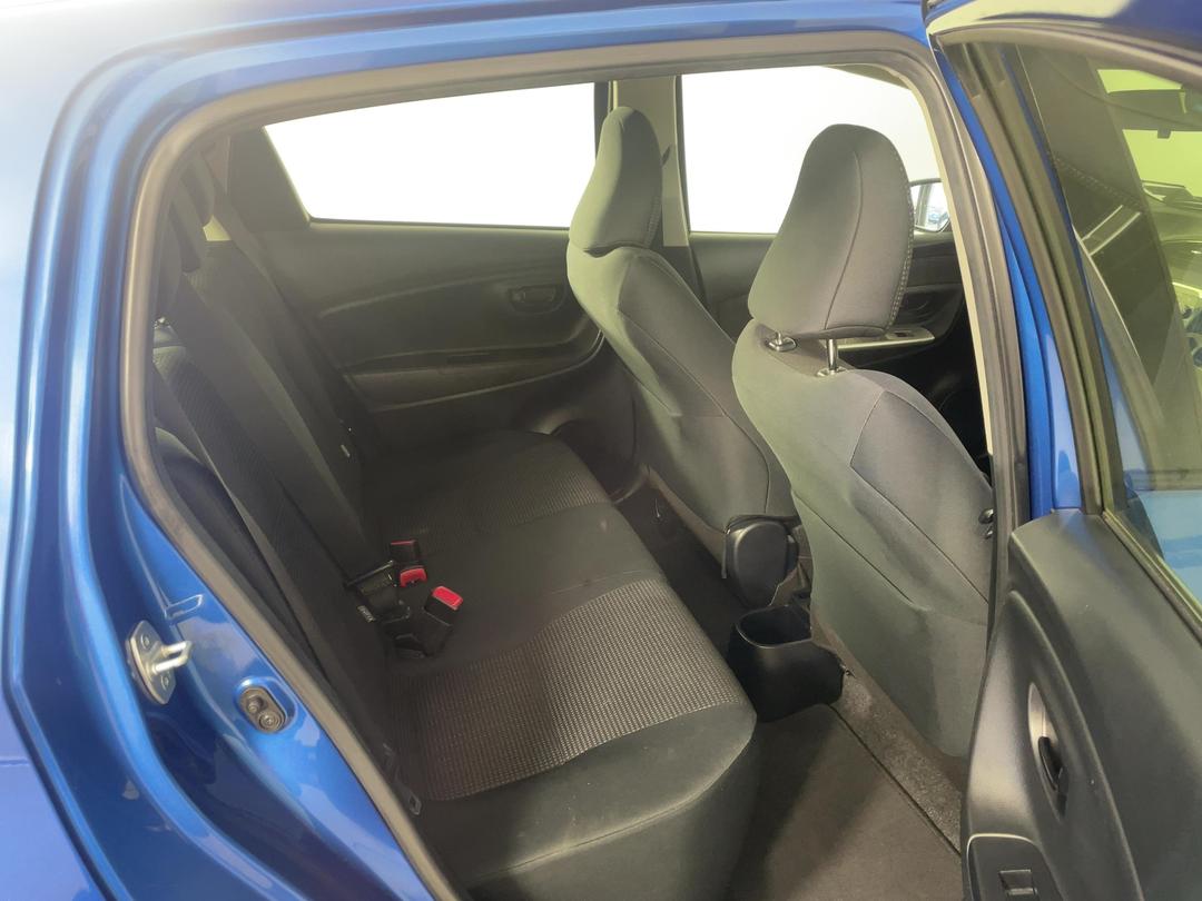 Photo '20' of Toyota Yaris