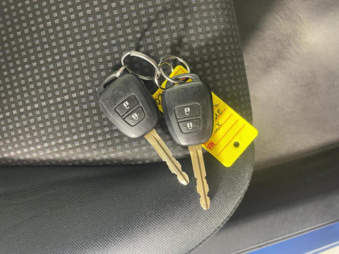 Photo '22' of Toyota Yaris