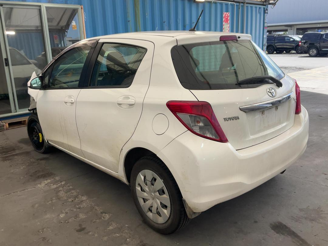 Photo '4' of Toyota Yaris YR