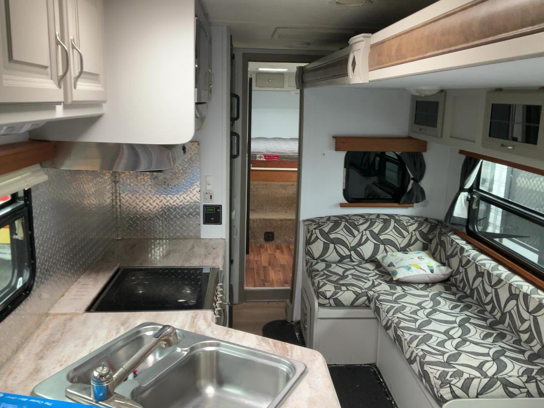 Photo '15' of Ultima AEU27RL Caravan - Tandem