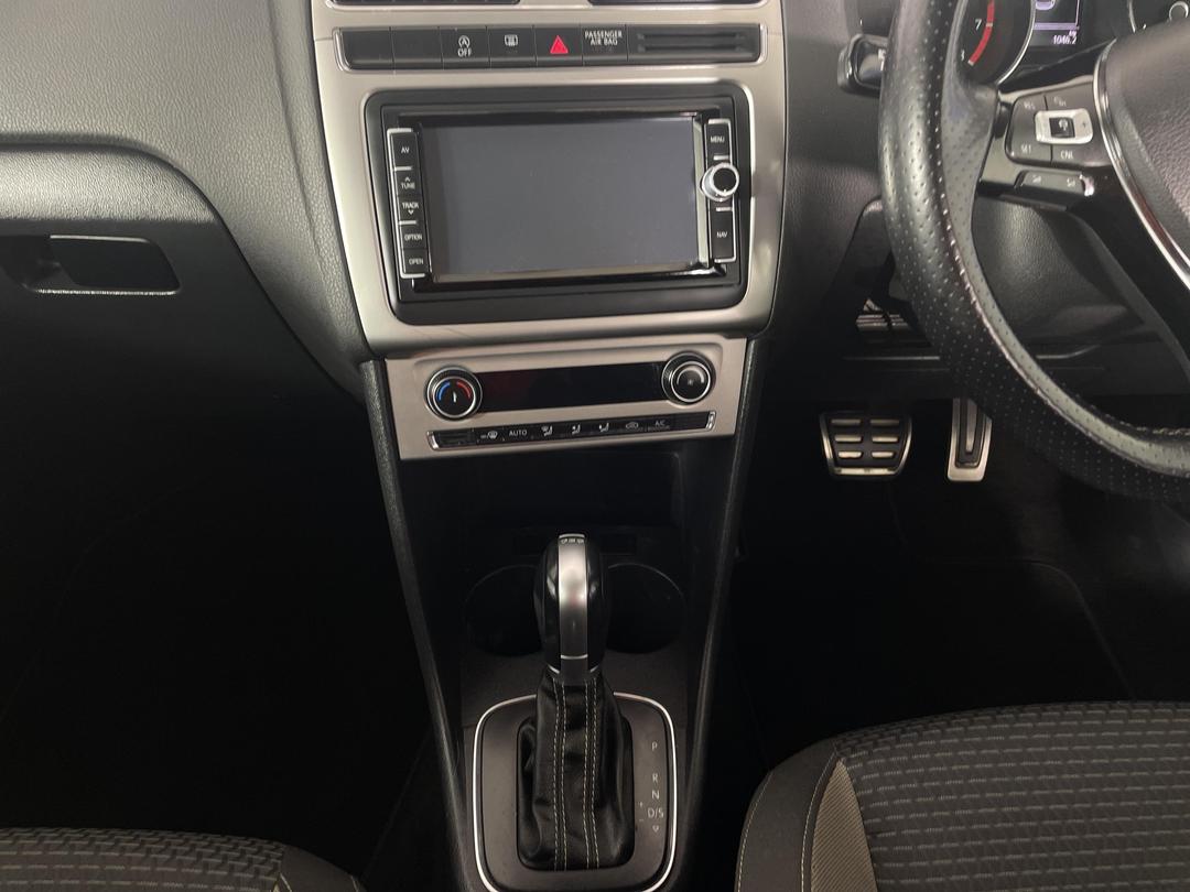 Photo '18' of Volkswagen Cross Polo