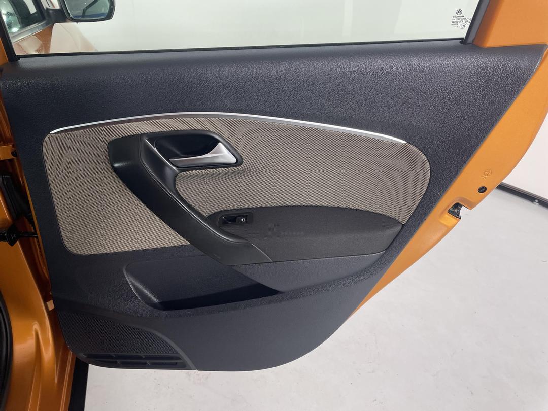 Photo '19' of Volkswagen Cross Polo