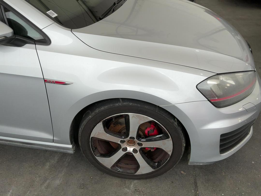 Photo '7' of Volkswagen Golf GTI (DSG) Photo '7' of Volkswagen Golf GTI (DSG)