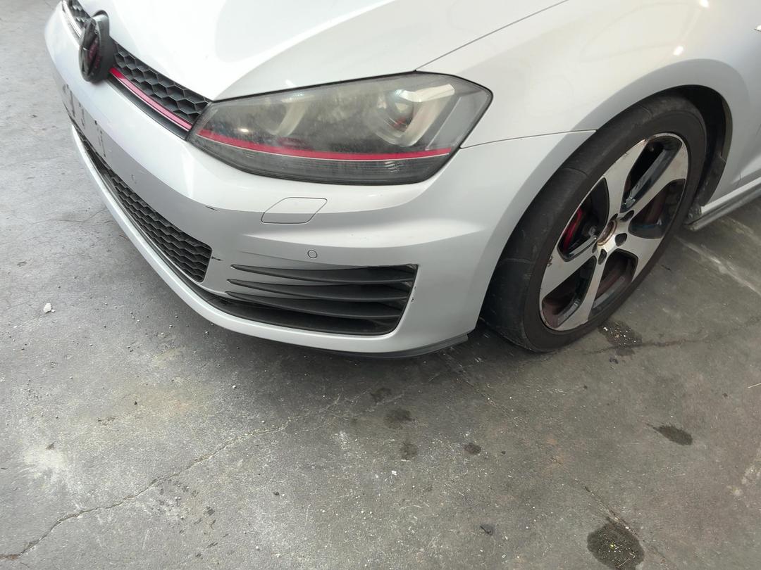 Photo '8' of Volkswagen Golf GTI (DSG) Photo '8' of Volkswagen Golf GTI (DSG)