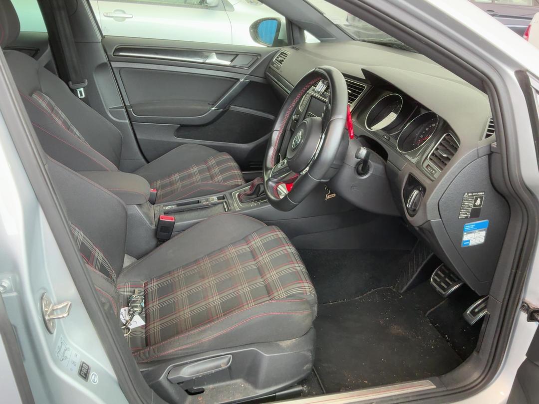 Photo '12' of Volkswagen Golf GTI (DSG) Photo '12' of Volkswagen Golf GTI (DSG)