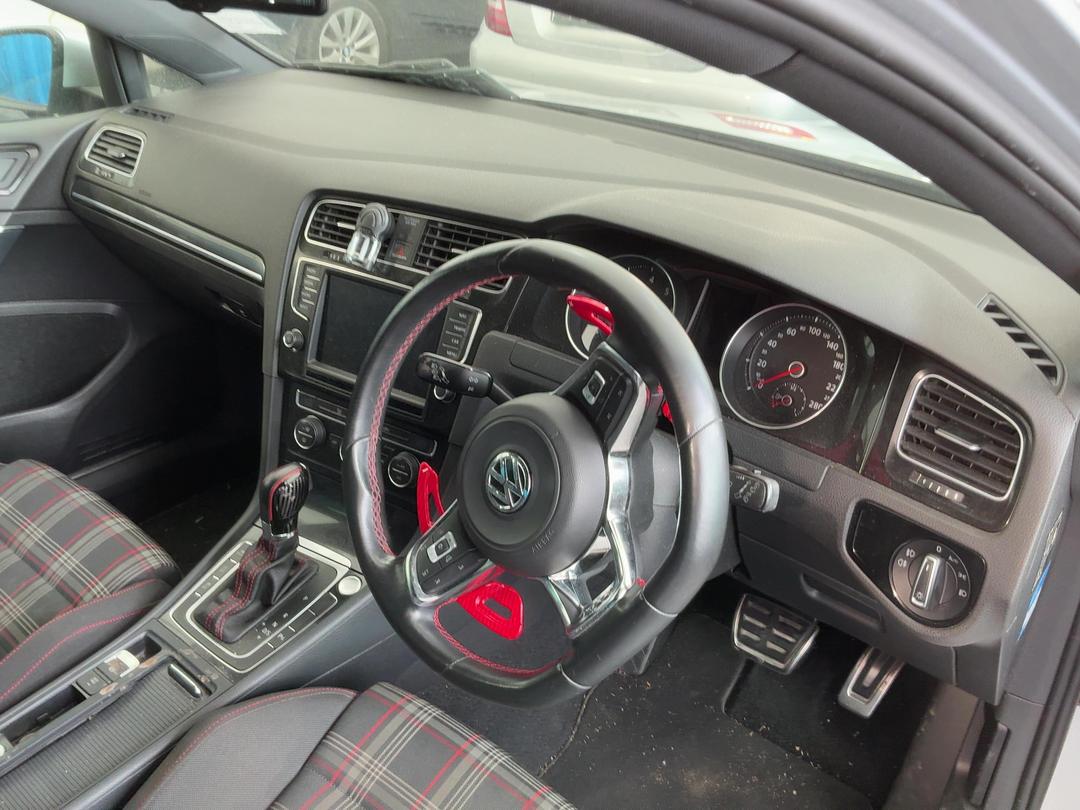Photo '13' of Volkswagen Golf GTI (DSG) Photo '13' of Volkswagen Golf GTI (DSG)