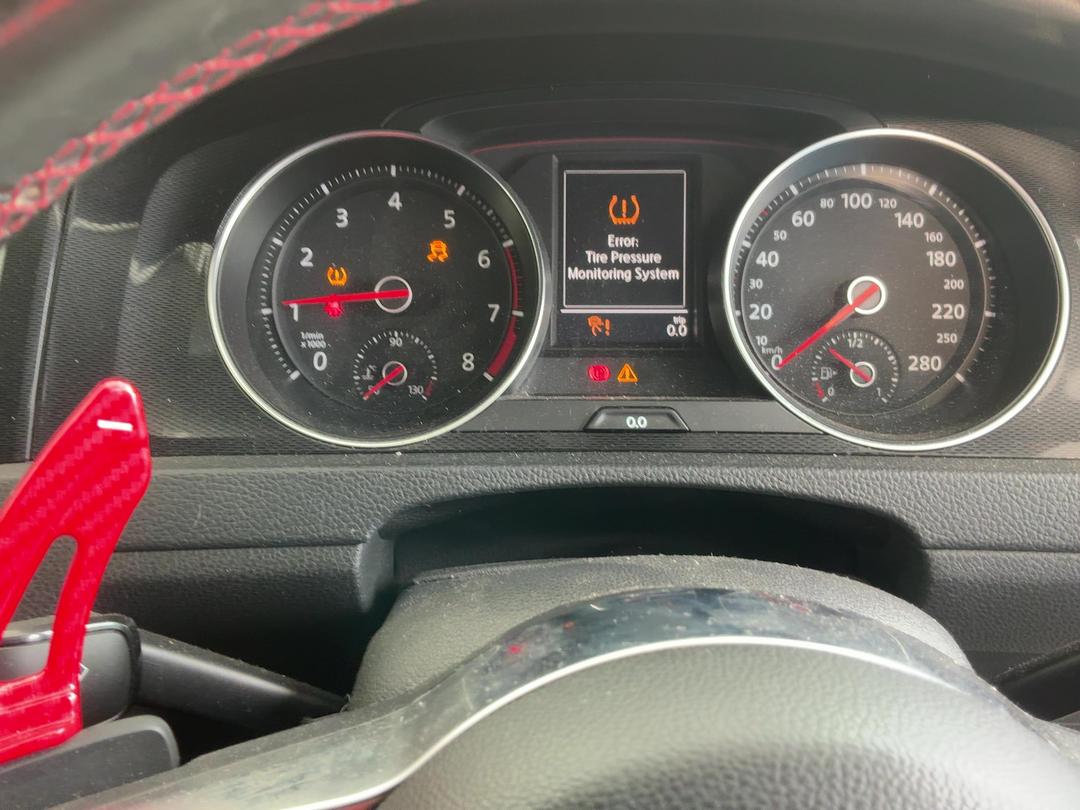 Photo '14' of Volkswagen Golf GTI (DSG) Photo '14' of Volkswagen Golf GTI (DSG)