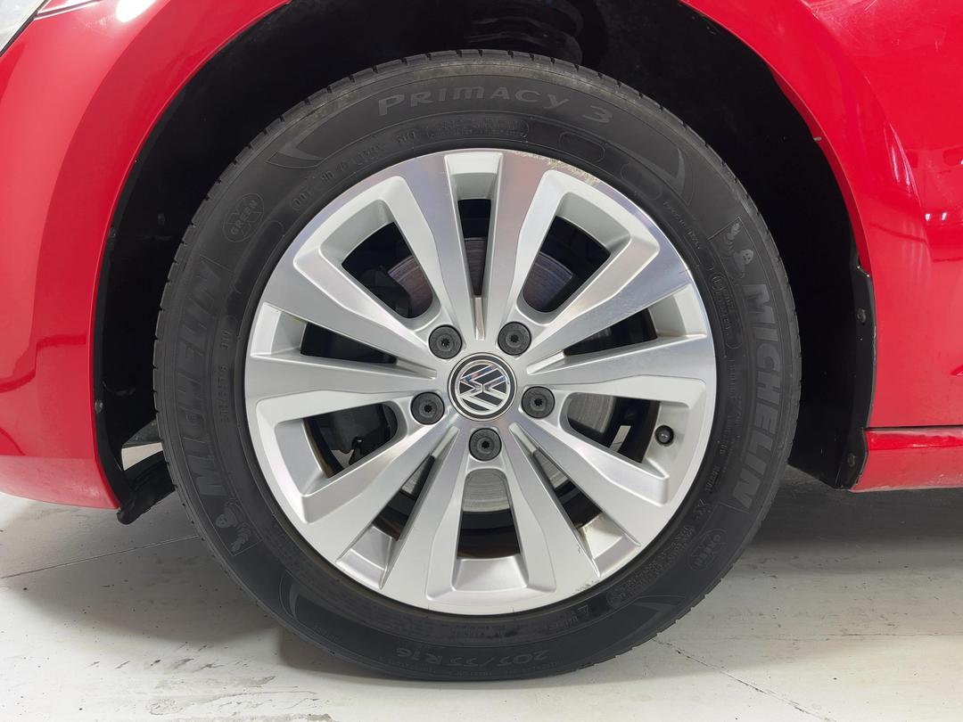 Photo '10' of Volkswagen Golf