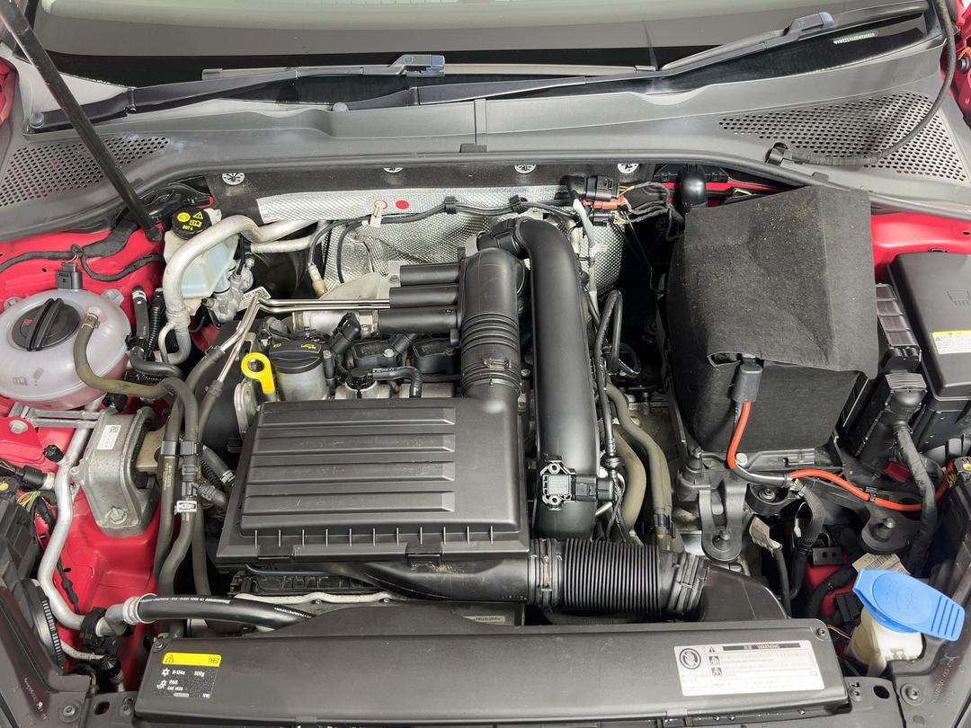 Photo '13' of Volkswagen Golf