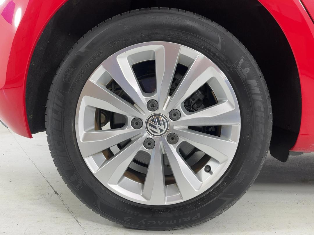 Photo '12' of Volkswagen Golf