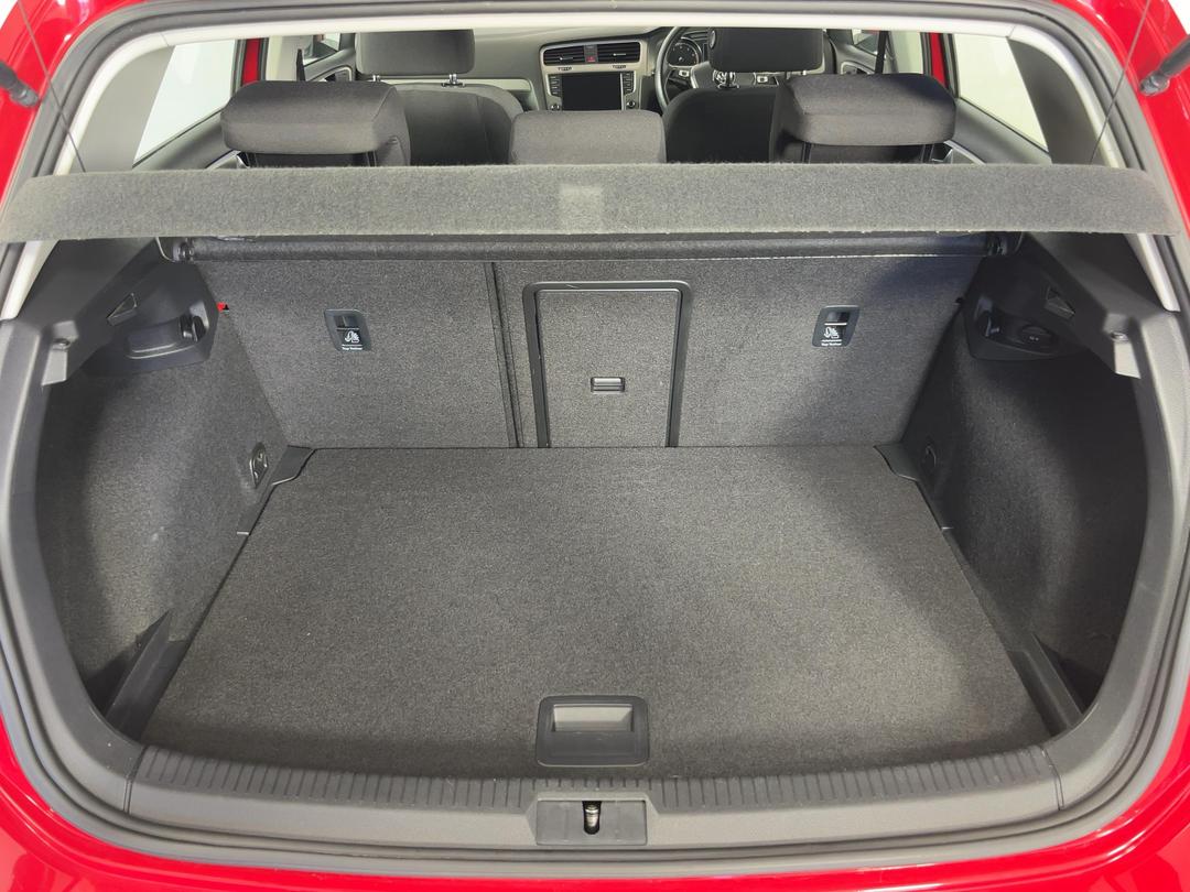 Photo '14' of Volkswagen Golf