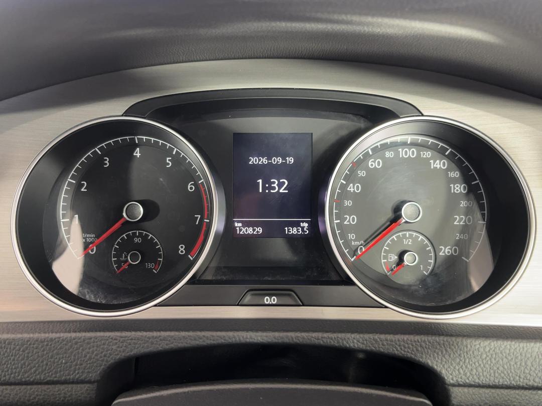 Photo '21' of Volkswagen Golf