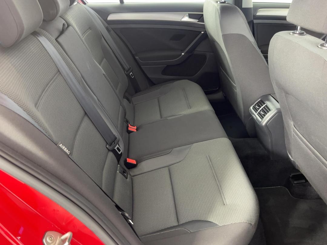 Photo '20' of Volkswagen Golf
