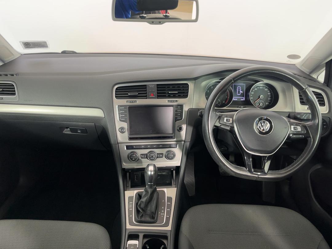 Photo '17' of Volkswagen Golf
