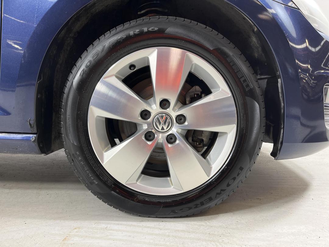 Photo '9' of Volkswagen Golf