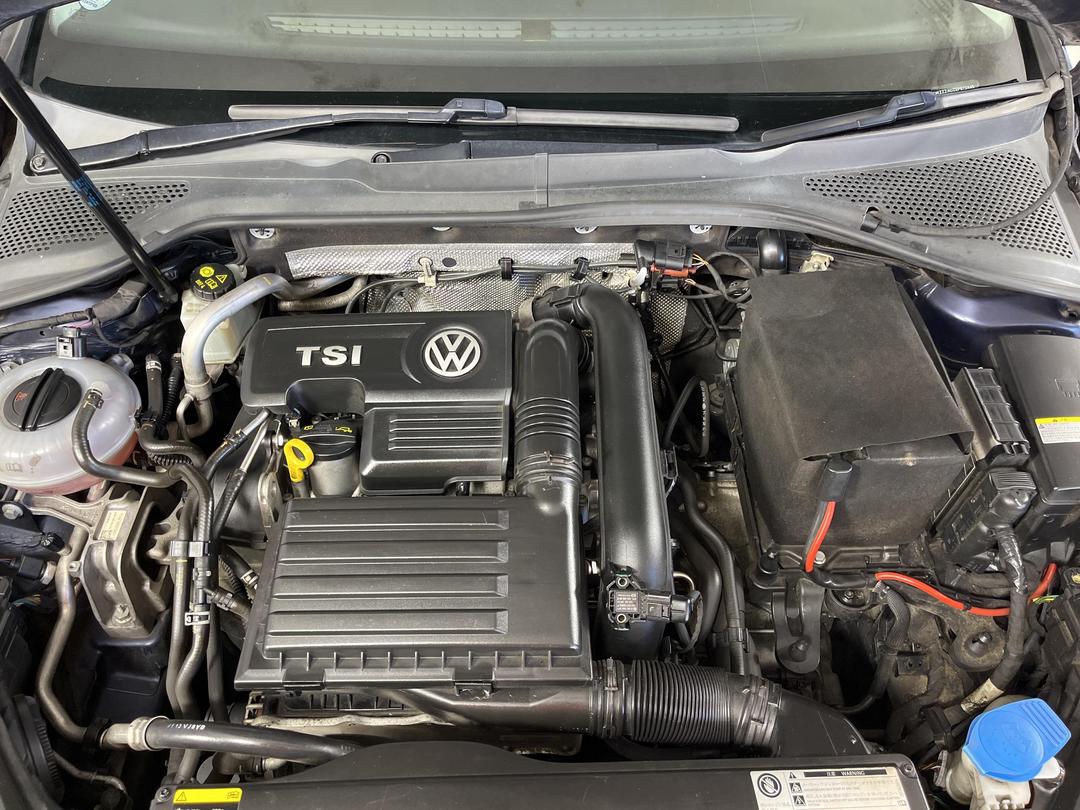 Photo '13' of Volkswagen Golf