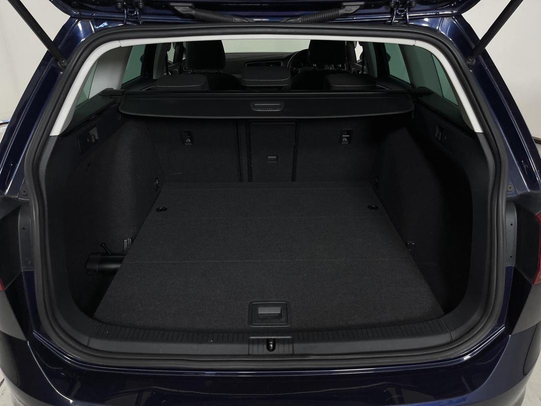 Photo '14' of Volkswagen Golf